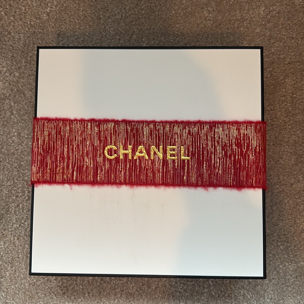 CHANEL Gift Box